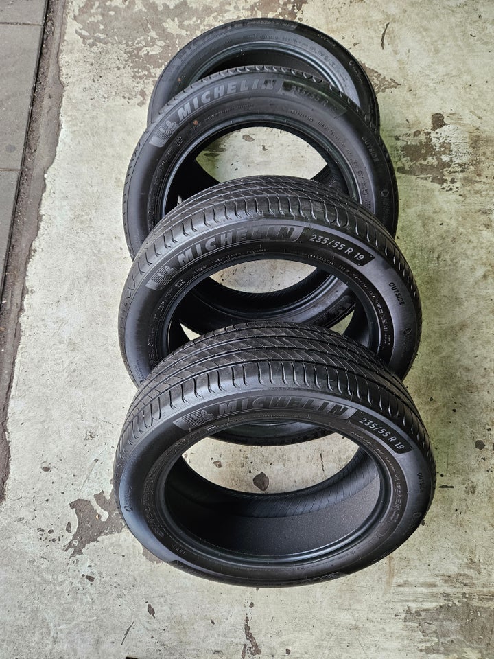 235/55R19