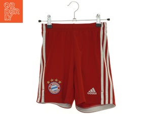 Shorts FC Bayern Munchen fra Adidas (str. 140 cm)