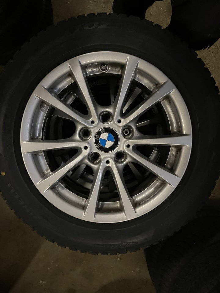 16” orignale Bmw 3 serie fælge med Pirelli vinte...