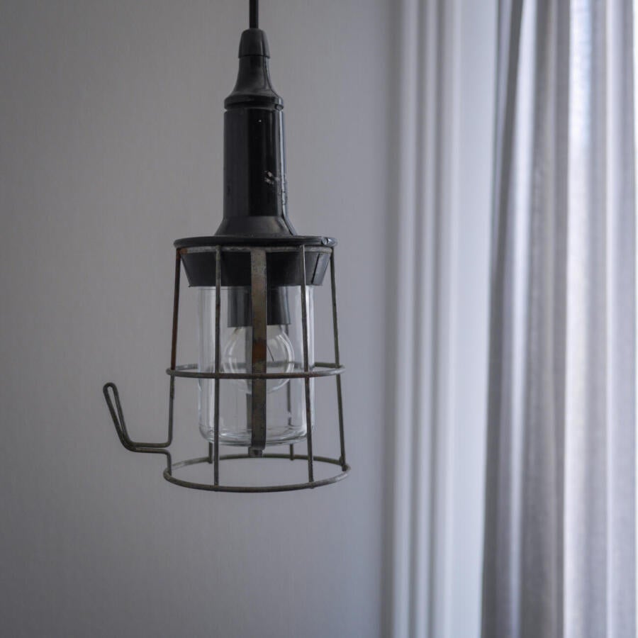 Sort loftlampe i industrielt look, lampe, retrol...