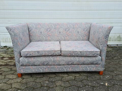 Lille sofa
Kr. 1600,-