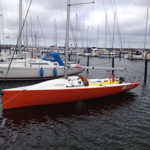 Racing tävlingsbåt Thompson T-780  med Kolfiber/kevlar/airexskrov och nya segel